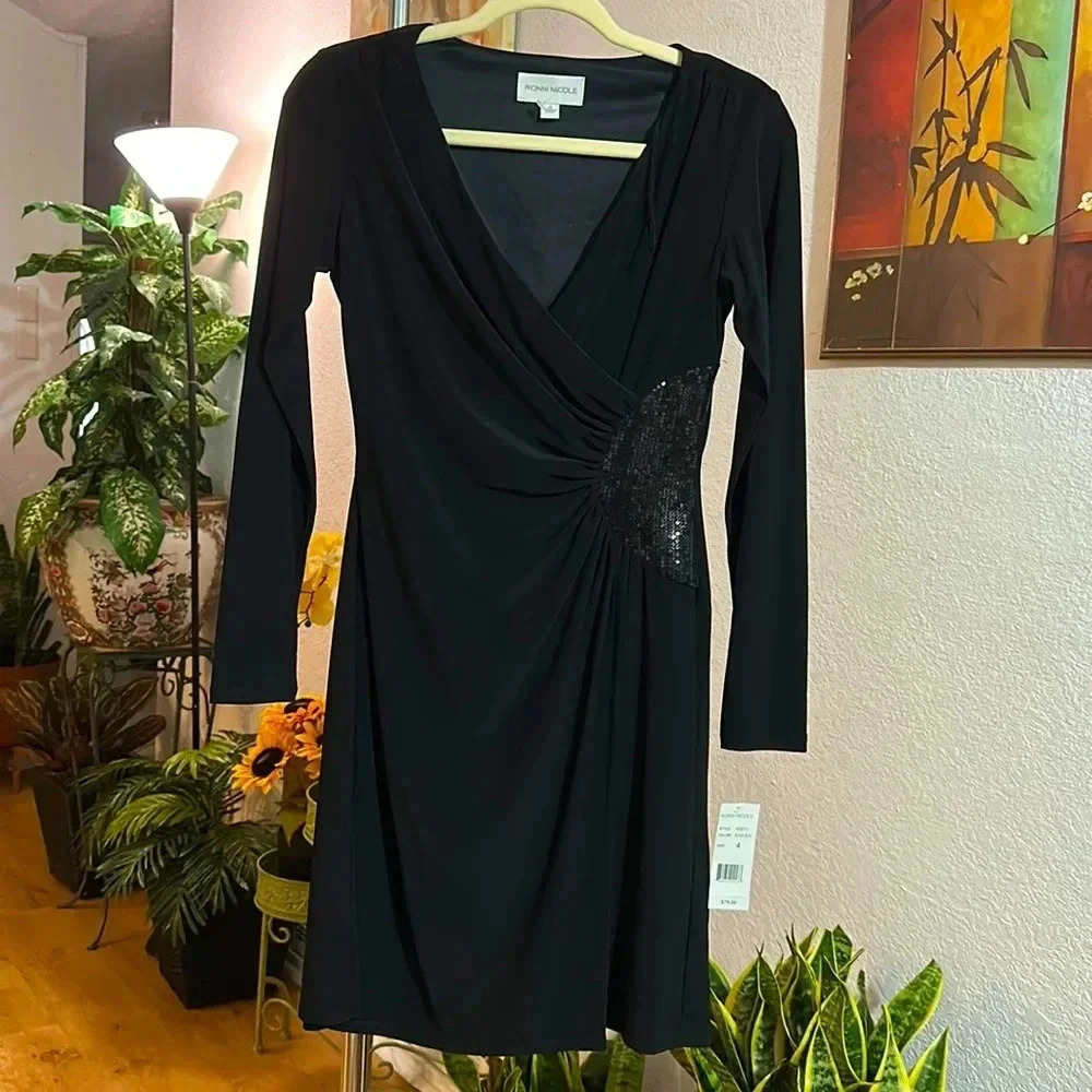 Ronni Nicole Black Bodycon sequined dress size 4